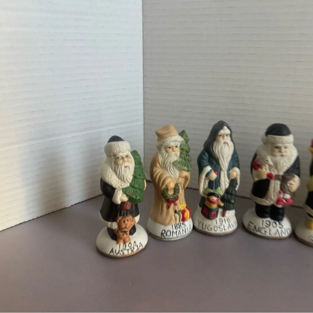 Santas From Around The World Figurine Collection Set of 11